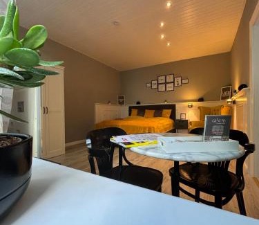 Funfhaus Apartamento | Urban-Elegance Silent-Garden