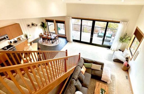 Spokane Casa | Urban Forest Modern Retreat with Hot Tub!