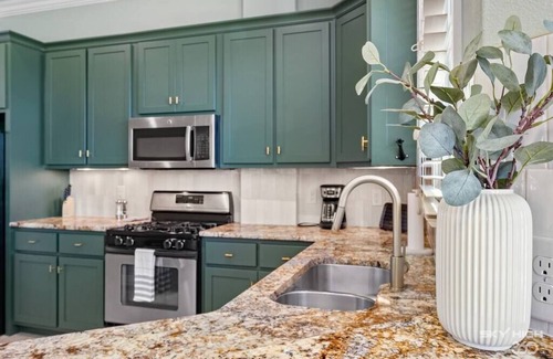 Rogers Casa | Urban Jungle Oasis Near Pinnacle Hills