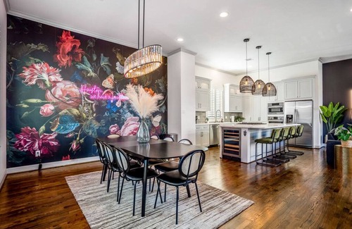 Montrose Casa | Urban Jungle Retreat in the HTX Skyline