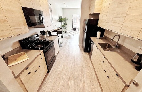 Downtown Des Moines Apartamento | Urban Jungle Retreat (417)