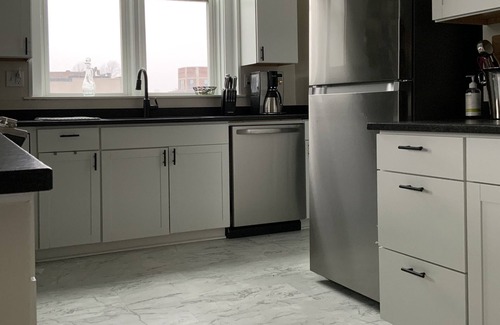Cicero Apartamento | Urban Living in Charming Small Town