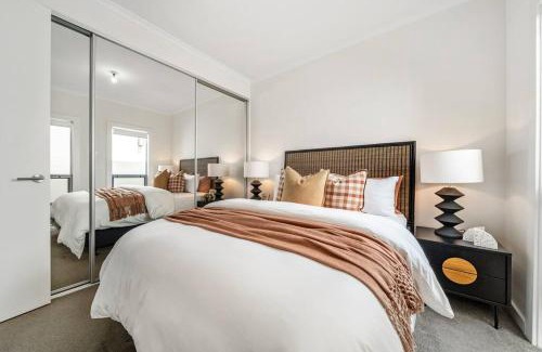 Mile End Casa | Urban Luxe - Designer, BBQ, WiFi