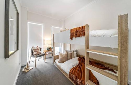 Mile End Casa | Urban Luxe - Designer, BBQ, WiFi
