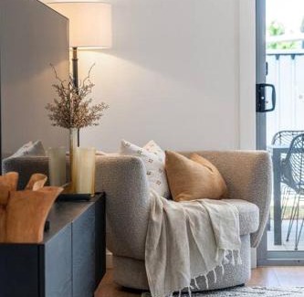 Mile End Casa | Urban Luxe - Designer, BBQ, WiFi