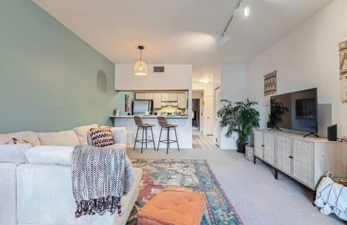 Glenwood Grove - North Iris Apartamento | Urban Oasis: Cozy Furnished 1 BDR in Boulder