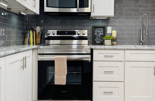 College Park Casa | URBAN OASIS: Dog Friendly - Bungalow Retreat - Downtown Orlando