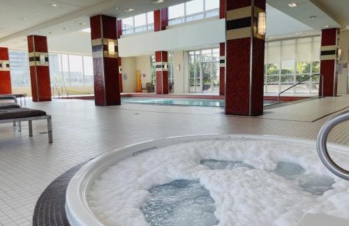 Etobicoke Apartamento | Urban Oasis - Modern 1 bedroom w pool access free parking