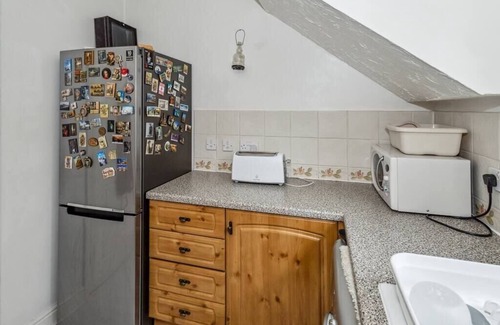 Waltham Abbey Casa | Urban Oasis - Modern 2B/2B Retreat Near Nature