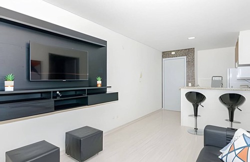 Bigorrilho Apartamento | Urban Oasis with Breathtaking Views at Sky CWB