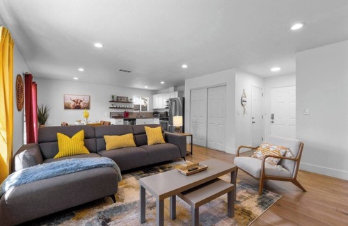 South Natomas Casa | Urban Retreat in the Heart of Sacramento!