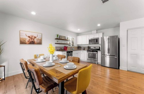 South Natomas Casa | Urban Retreat in the Heart of Sacramento!