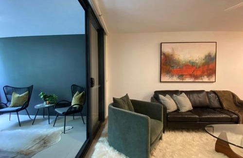 Cannon Hill Casa | Urban Retreat - Shared Apartment with Queen Bed and Private Ensuite