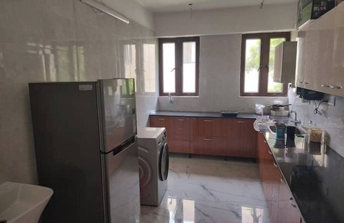 Parthasarathy Puram Apartamento | Urban Serenity in the Heart of T Nagar – A Luxurious 3BHK Retreat