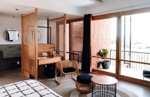 Munggu Complejo | Urban Suite room include breakfast 2 minutes walk to beach