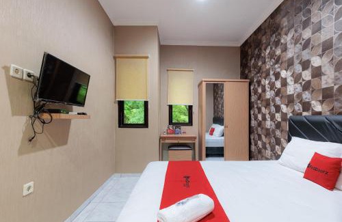 Karawang Hotel | Urbanview Syariah Hotel Tiga ER near Karawang Central Plaza