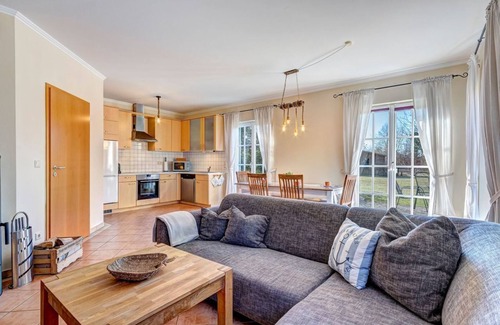 Kachlin Casa | Urlaub am Meer. Familienfreundlich mit Spielplatz und Teich