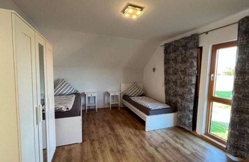 Eilsum Casa | Urlaubsdomizil- Kinder und Tierfreundlich mit 4 Schlafzimmern, Garten, Parkplatz