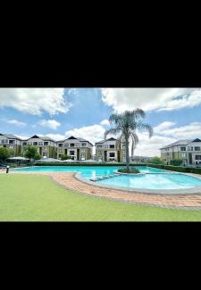 Greater Johannesburg Metropolitan Area Apartamento | URlyfstyle Cottage Near Mall of Africa
