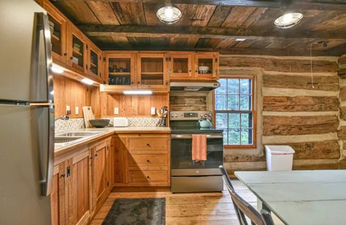 Black Mountain Cabina | Ursa Minor Black Mountain Cabin