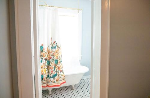 Treme Apartamento | Ursulines Charming 1 Bedroom Monthly Rental