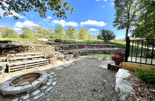 Beaverdam Lake-Salisbury Mills Casa | Cozy Getaway on a 50 Acre Historic Ranch