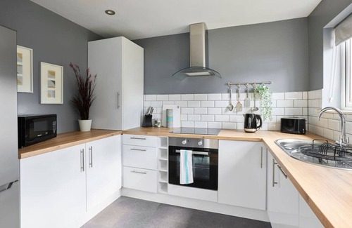 Ainley Top Casa | uSnooz | Charming Huddersfield Home with Garden