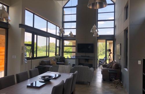 Vredefort Casa | VAAL DE GRACE golf estate The SHACK