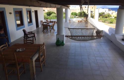 Lingua Casa | Vacanze Salina camera matrimoniale con terrazzo
