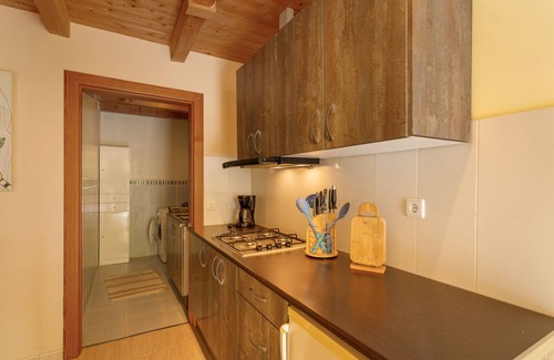 San Bartolome de Tirajana Apartamento | Apartamento de vacaciones 'La Reunión' con piscina compartida, terraza compartida y Wi-Fi