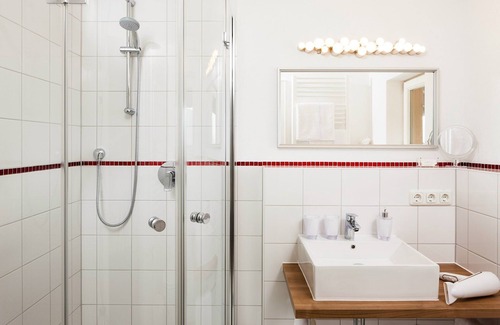 Bischofswiesen Apartamento | No. 2, apartamento para 4-6 personas, aproximadamente 90 m², 3 habitaciones, sala, comedor, cocina, 2 baños, balcón