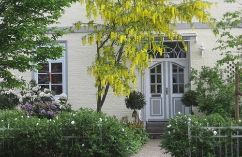 Bad Schwartau Apartamento | Vacation apartment 4 - Old schoolhouse