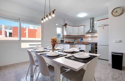 Gran Tarajal Apartamento | Apartamento de vacaciones 'Vv 'tirba' Precioso Duplex' con balcón y Wi-Fi