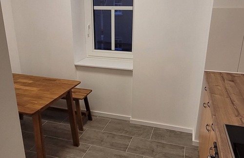 Dahlen Apartamento | Vacation apartment in historic farmhouse with modern renovation.