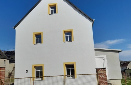 Dahlen Apartamento | Vacation apartment in historic farmhouse with modern renovation.