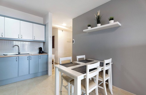 Chayofa Apartamento | Apartamento de vacaciones 'Isabel Vista Sur' con vistas al mar, piscina compartida y Wi-Fi