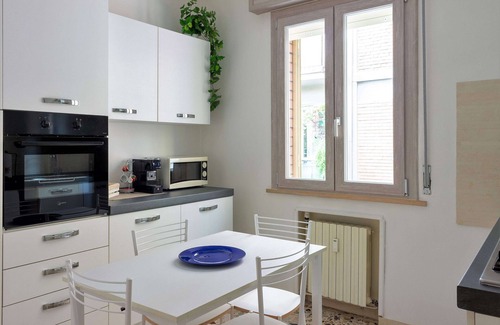 Crocetta-San Lazzaro-Modena Est Apartamento | Vacation apartment opposite historic Maserati factory
