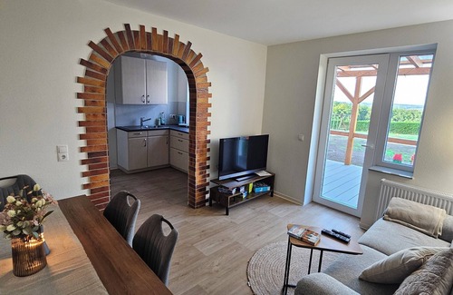 Eichen Apartamento | Vacation apartment - panoramic terrace & rural tranquillity