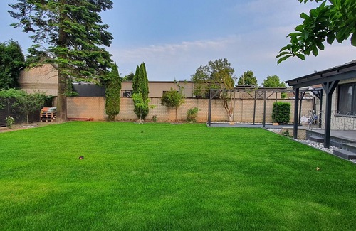 Uedesheim Apartamento | Vacation apartment+swimming pool/garden/terrace/playground