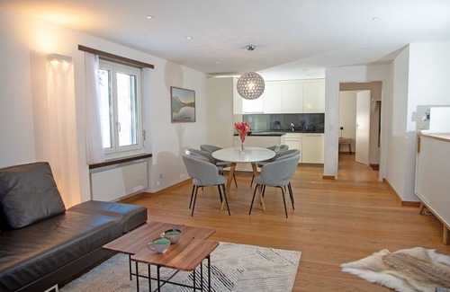 Valbella Apartamento | Vacation apartment with private jacuzzi for 4 people Casoja Lenzerheide