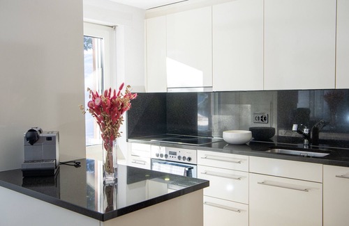 Valbella Apartamento | Vacation apartment with private jacuzzi for 4 people Casoja Lenzerheide