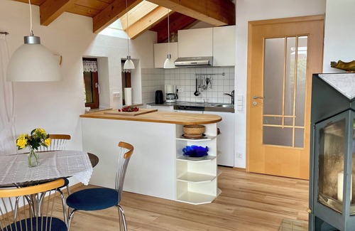 Breitbrunn a. Chiemsee Apartamento | Vacation apartment for 2 people on the upper floor, 46 sqm, 1 bedroom, 1 kitchen/living room