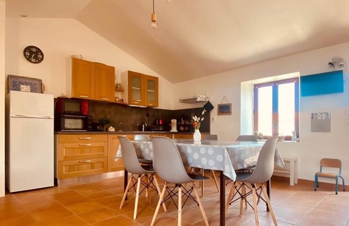 Les Conches Casa | Vacation home 5 minutes from the beach.