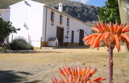 Teba Casa | Casa de vacaciones "Casa La Camorra" con vistas a la montaña y piscina compartida