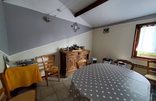 Haut-Loquin Casa | Casa de vacaciones "Gîte Des Peupliers, Gîte À La Ferme" con terraza privada, jardín privado y Wi-Fi