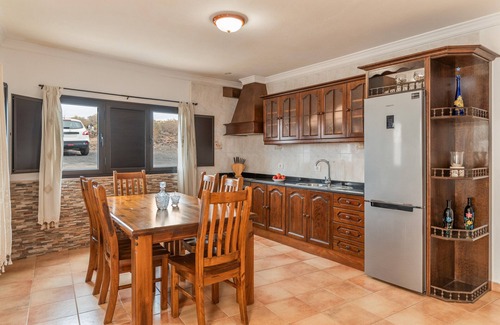 Arrieta Casa | Casa Vacacional 'La Casita Villalba' con Vista al Mar, Terraza Privada y Wi-Fi