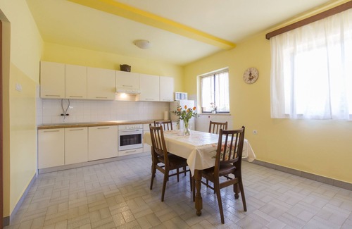 Marceljani Casa | Casa de vacaciones Laura, tranquila, familiar.