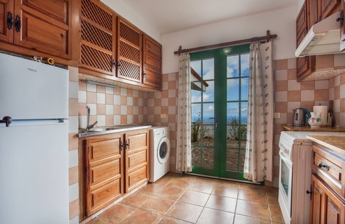 Tacoronte Casa | Casa de vacaciones 'Los Dragos Y Volcán' con vistas al mar, terraza privada y Wi-Fi