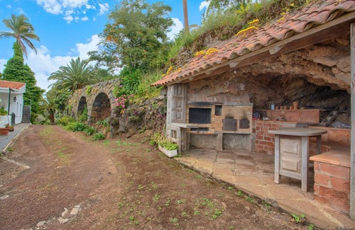 Tacoronte Casa | Casa de vacaciones 'Los Dragos Y Volcán' con vistas al mar, terraza privada y Wi-Fi