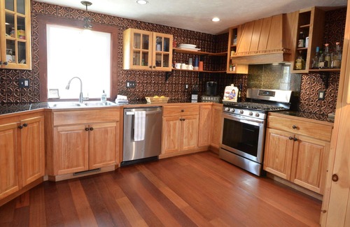 Lochmere Casa | Vacation Home on Lake Winnisquam